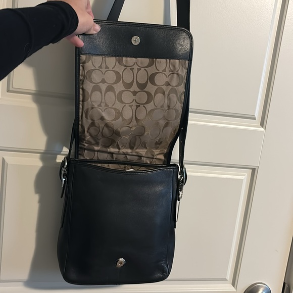 Vintage Coach Flap Front Purse - Picture 6 of 10